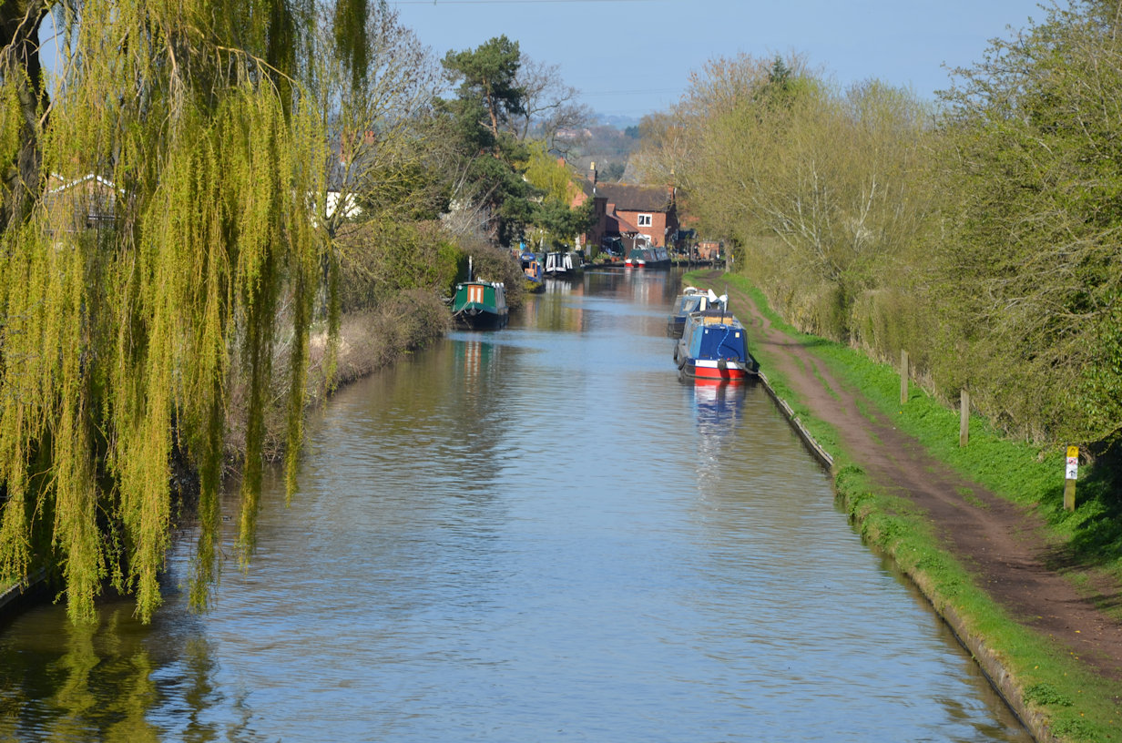 St Kenelms Way - Worcester and Birmingham Canal