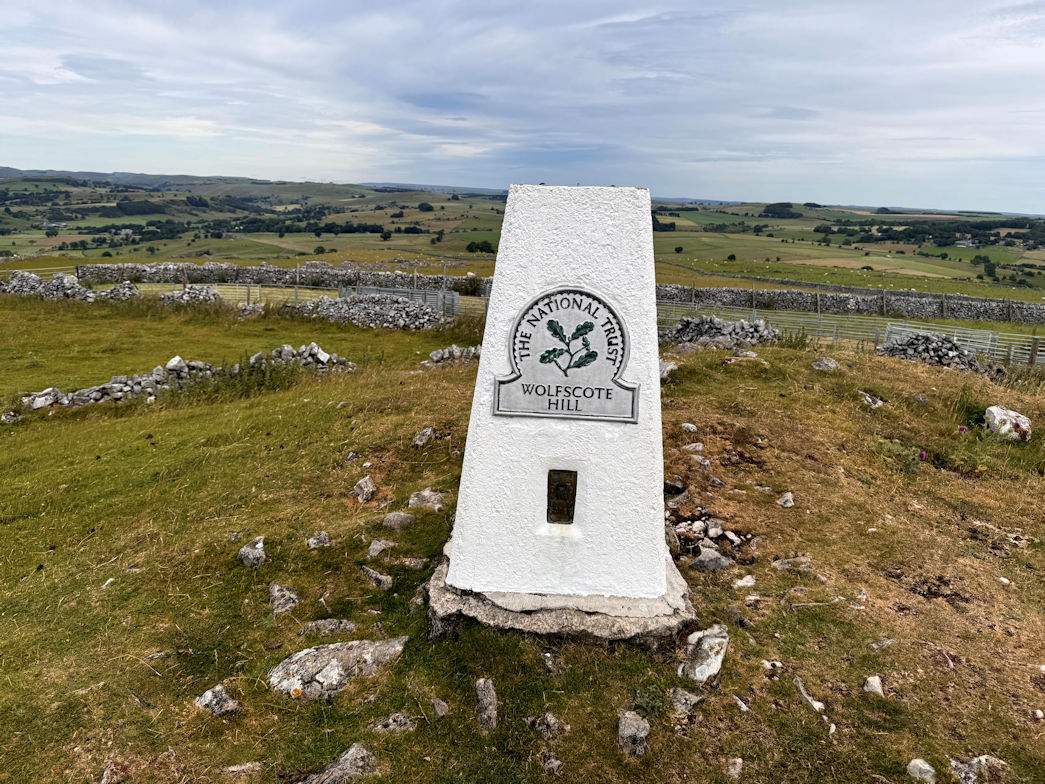 Wolfscote Hill (388m)