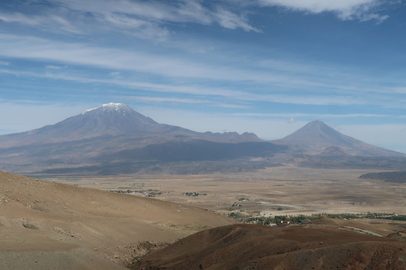 Mount Ararat (5,137m) Mount Ararat (5,137m)