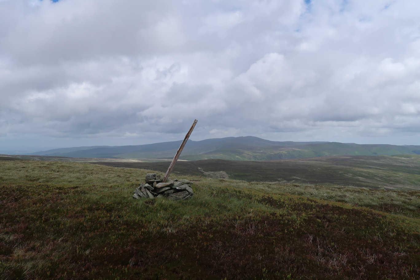 Summit of Cyrniau Nod (667m) Summit of Cyrniau Nod (667m)